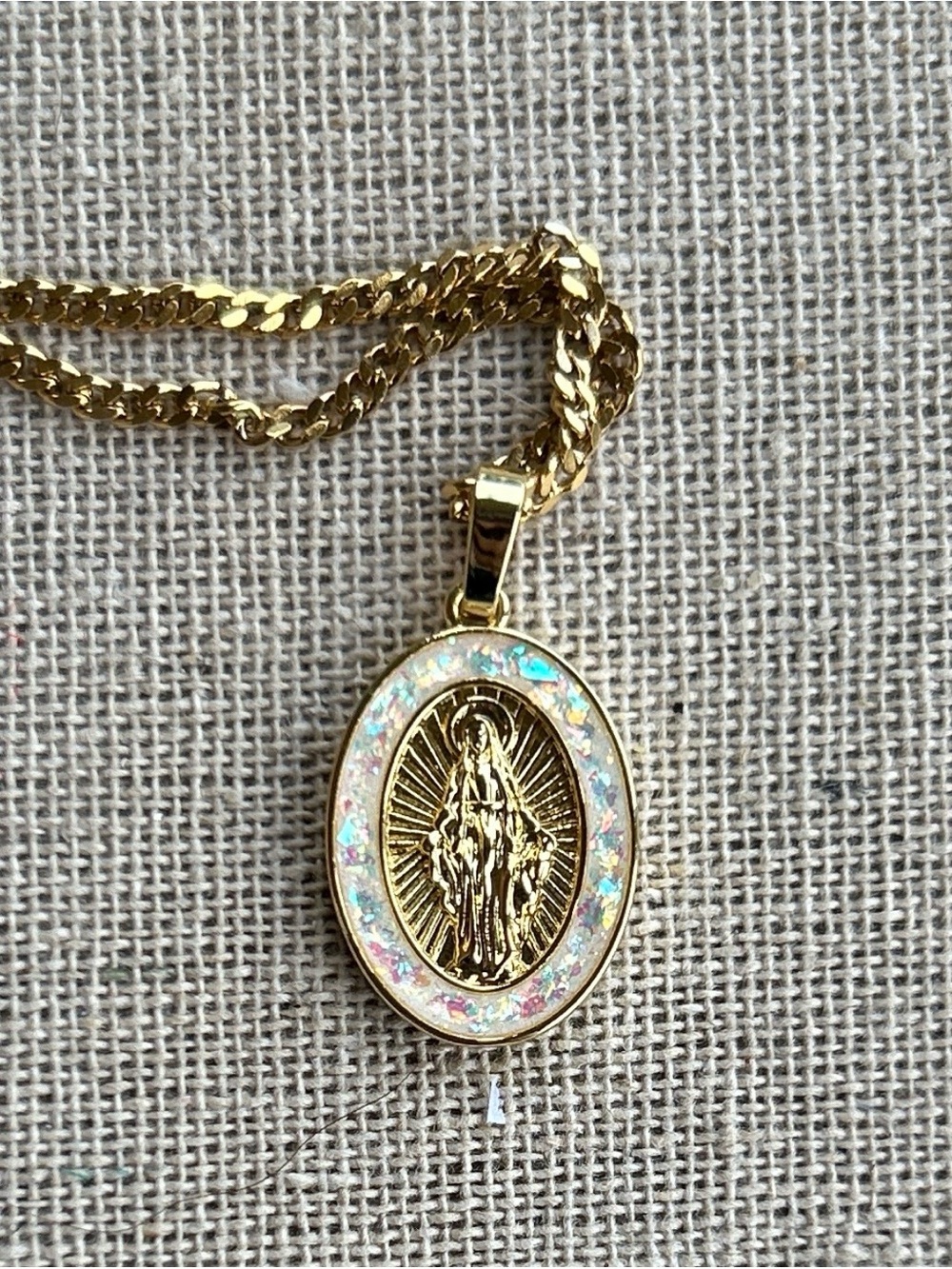 Gold Oval Virgin Mary Pendant Necklace with Iridescent Inlay ✝️
